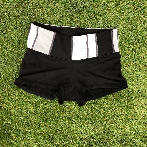 Lululemon Reversible Shorts - Picture 2 of 7